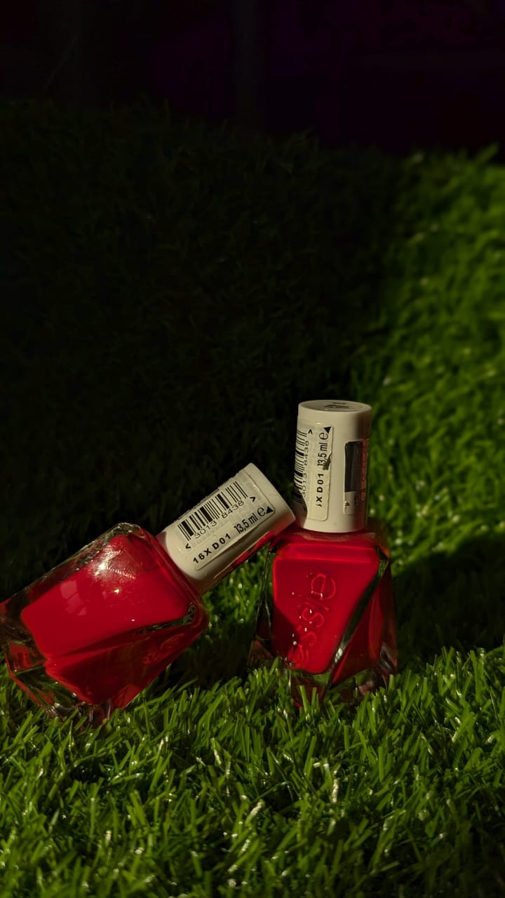 Essie Gel Nail Polish – 13.5 ml | High-Shine • Long-Lasting • Quick-Dry Formula