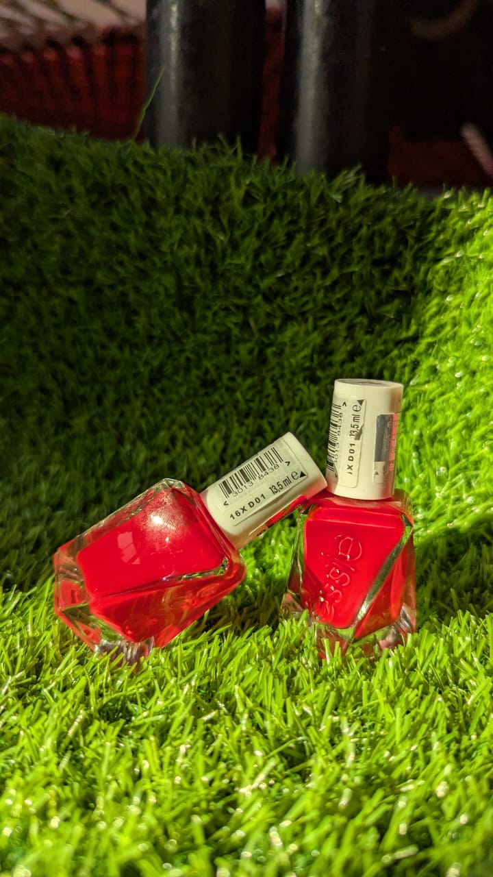 Essie Gel Nail Polish – 13.5 ml | High-Shine • Long-Lasting • Quick-Dry Formula